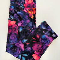 Midnight Bloom Capri w/ Pockets *RTS