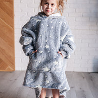 Kids Oversized Hoodie Blanket in Grey Stars