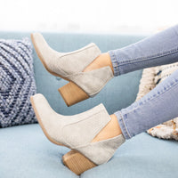 Tarim Bootie in Grey