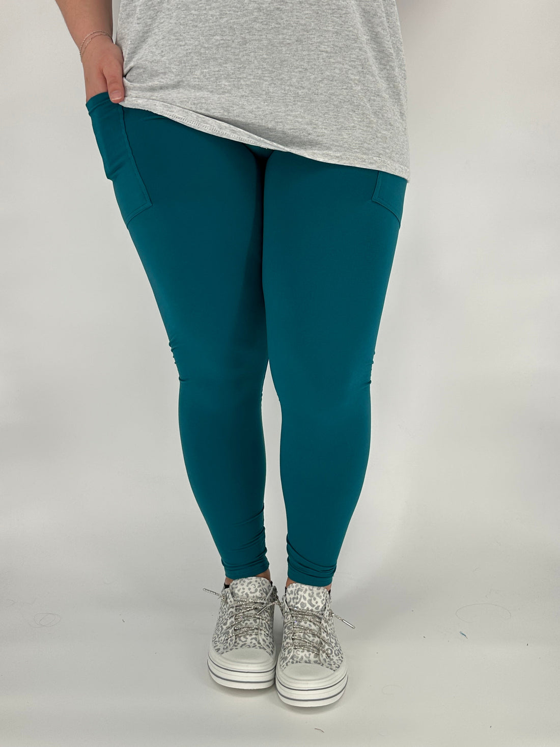 Teal Leggings/Capri w/ Pockets!