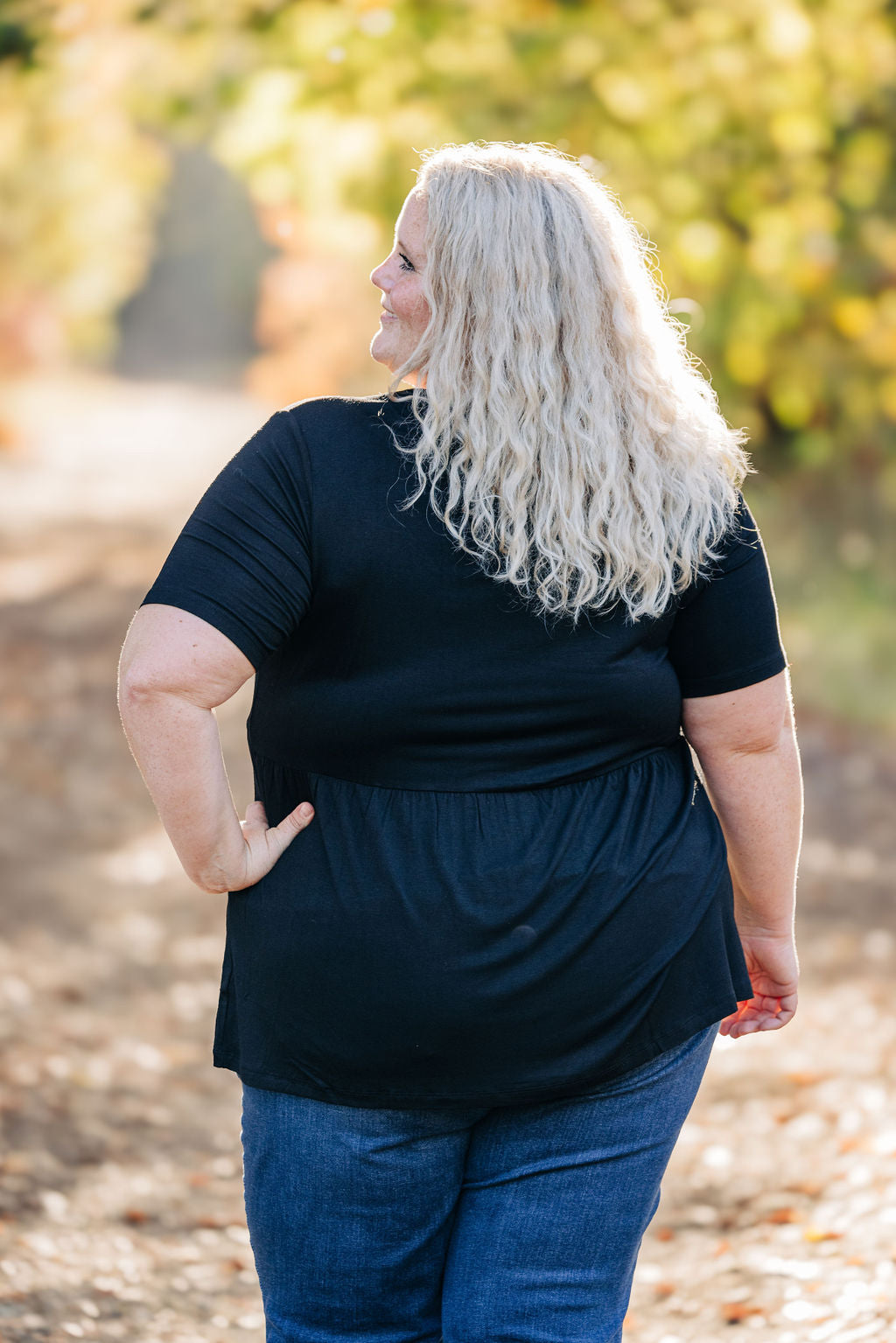 IN STOCK Sarah Ruffle Short Sleeve - Black | Women&