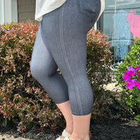 Black Denim Capri w/ Butt Pockets