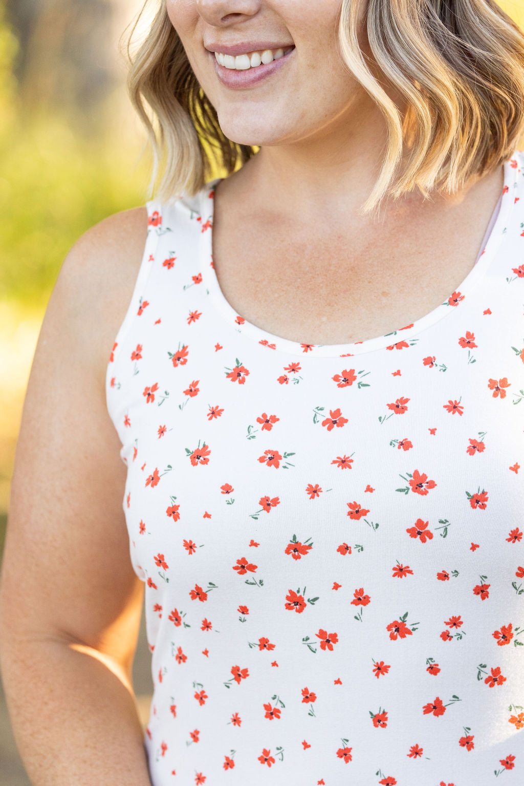 IN STOCK Luxe Crew Tank - Micro Ivory Floral | Women&