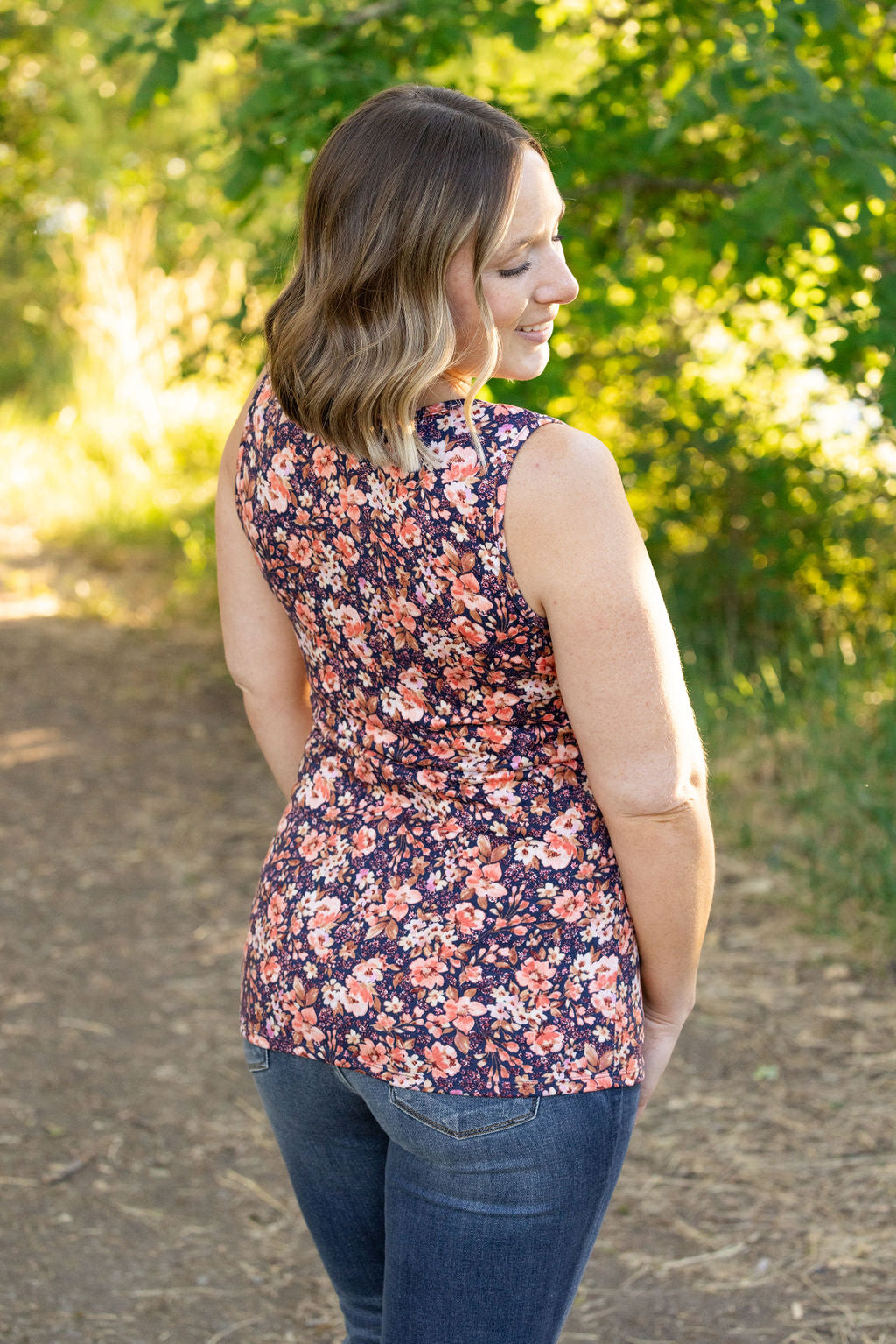 IN STOCK Luxe Crew Tank - Navy Floral Mix | Women&