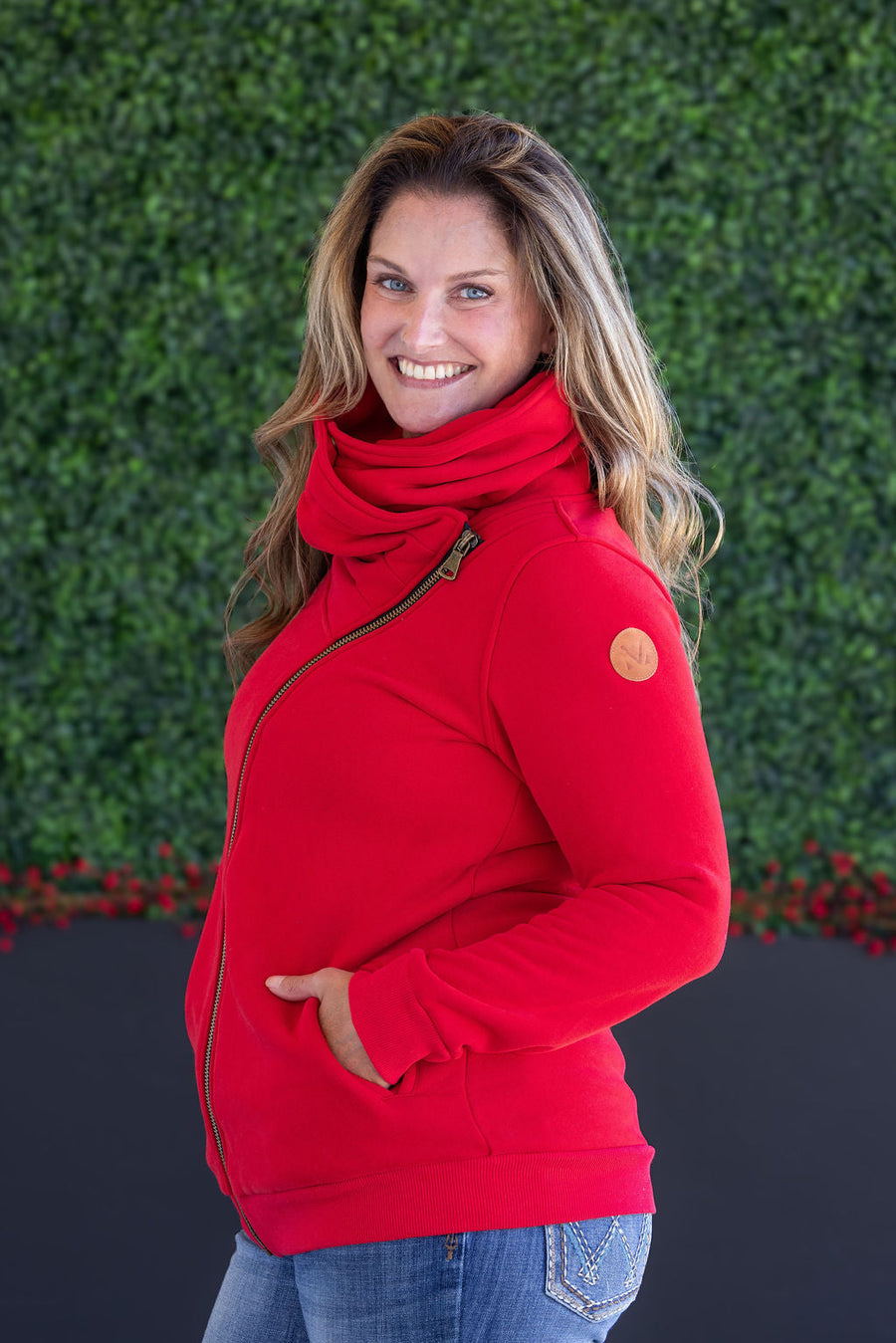 IN STOCK Quinn ZipUp Cowl - Red