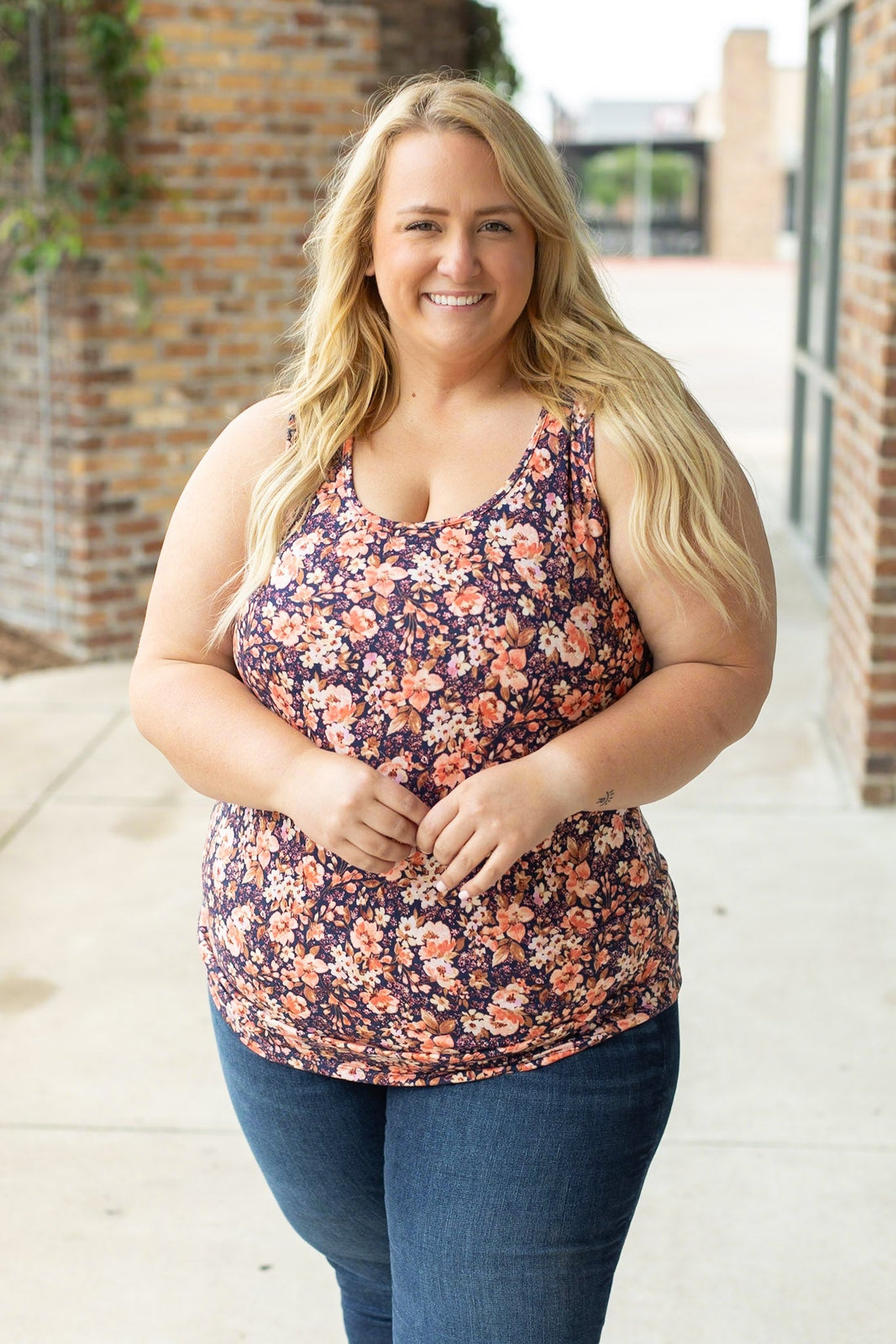 IN STOCK Luxe Crew Tank - Navy Floral Mix | Women&