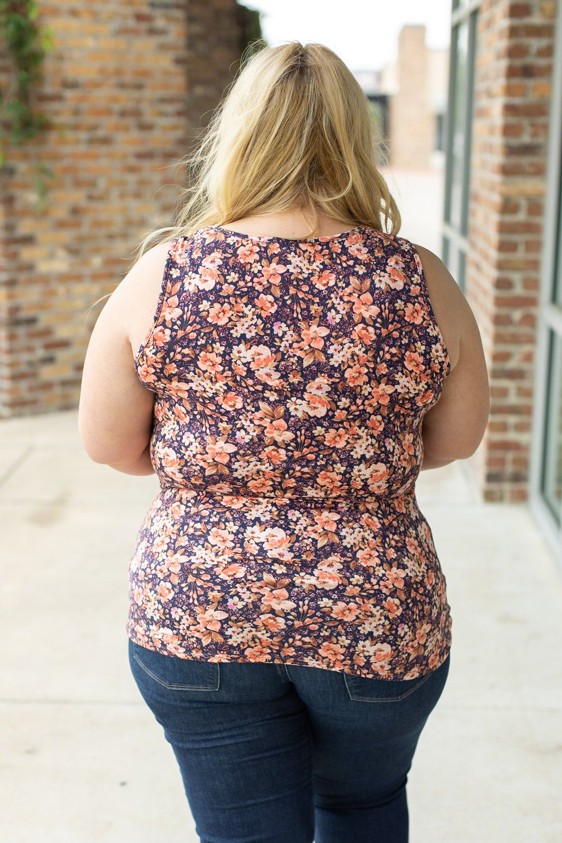 IN STOCK Luxe Crew Tank - Navy Floral Mix | Women&