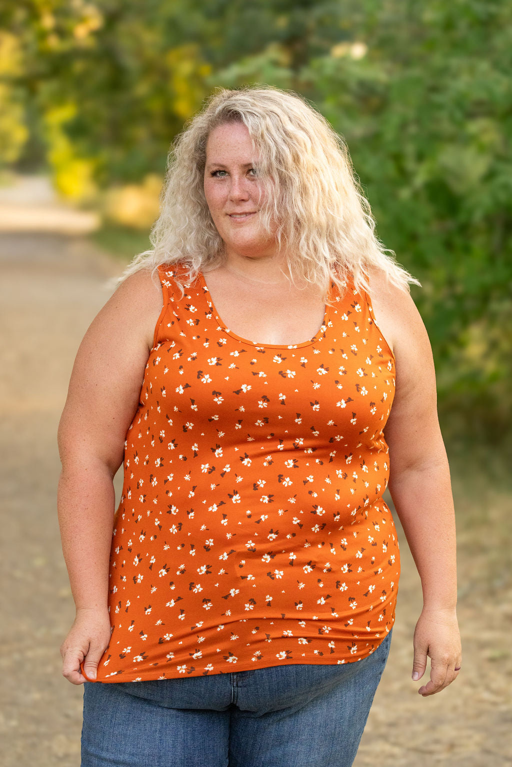 IN STOCK Luxe Crew Tank - Micro Rust Floral | Women&