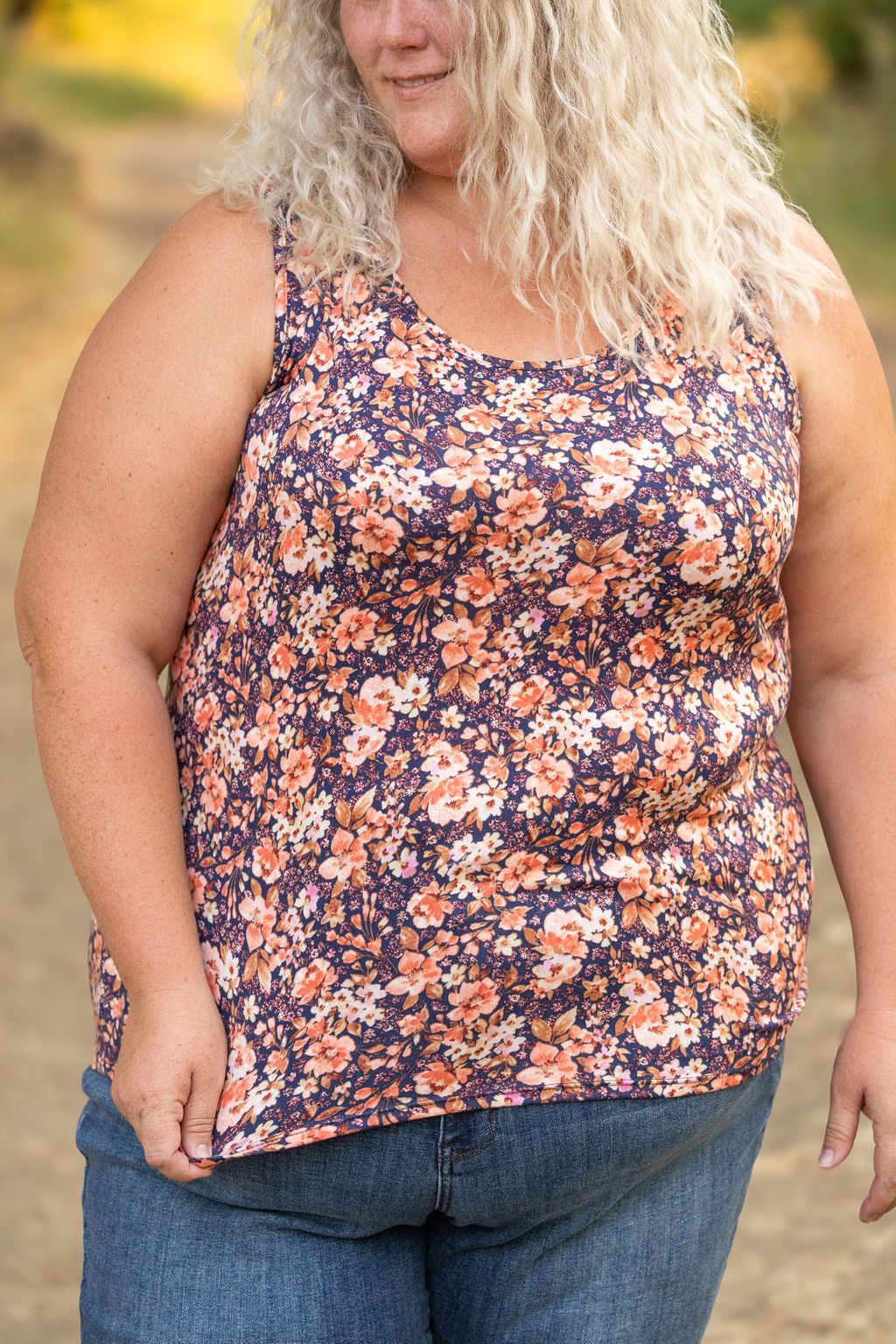 IN STOCK Luxe Crew Tank - Navy Floral Mix | Women&