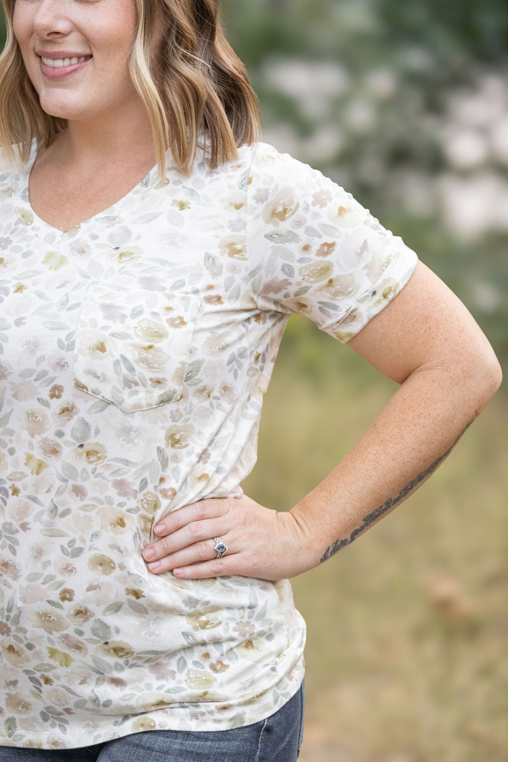 IN STOCK Sophie Pocket Tee - Neutral Floral