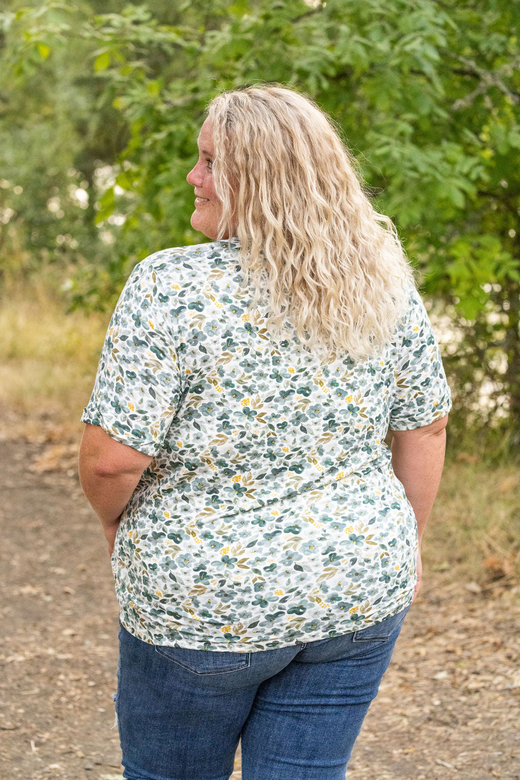 IN STOCK Sophie Pocket Tee - Green Floral