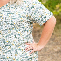 IN STOCK Sophie Pocket Tee - Green Floral