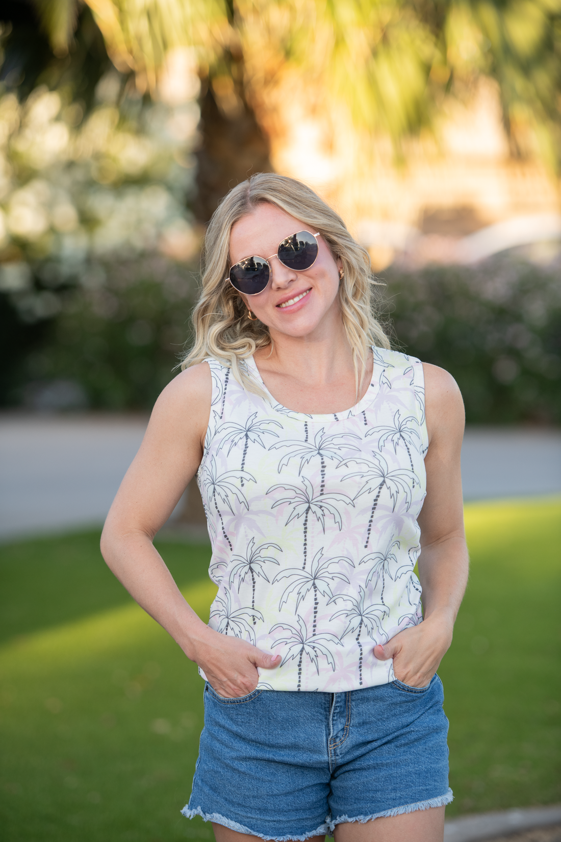 IN STOCK Ava Tank - Neon Palm
