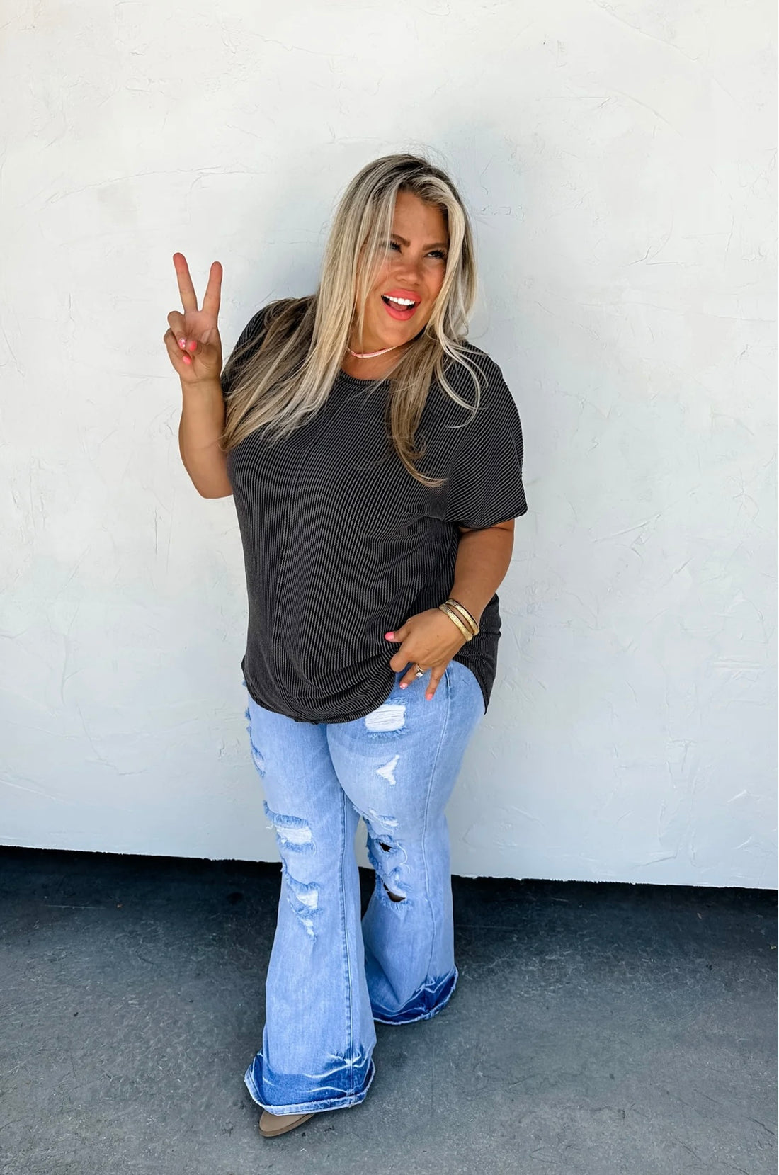 Shiloh - distressed flare jeans