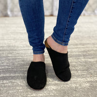 Charming Clogs in Black