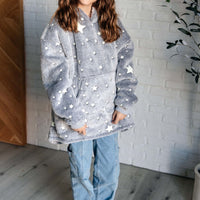 Kids Oversized Hoodie Blanket in Grey Stars