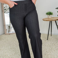 Feeling the Flare Jeggings in Black