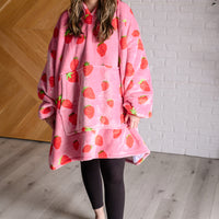 Oversized Blanket Hoodie in Strawberry