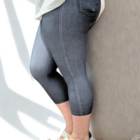 Black Denim Capri w/ Butt Pockets