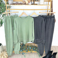 IN STOCK Vintage Wash Pullover - Black