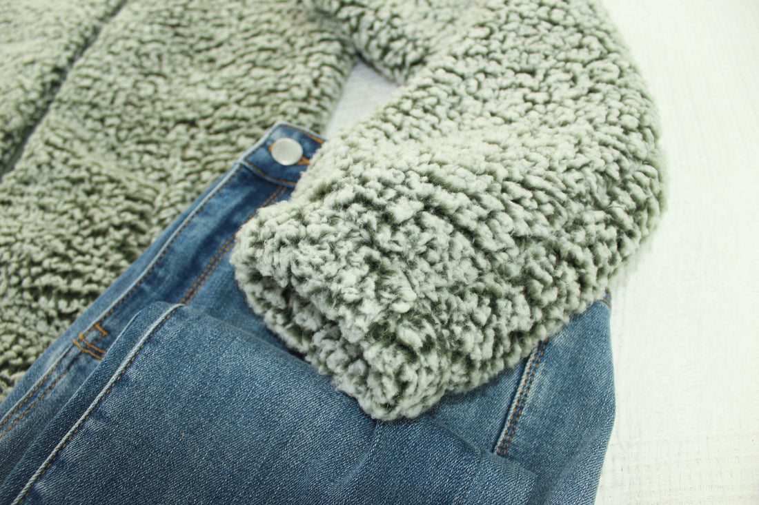 IN STOCK Two Tone Fullzip Sherpa - Olive and White
