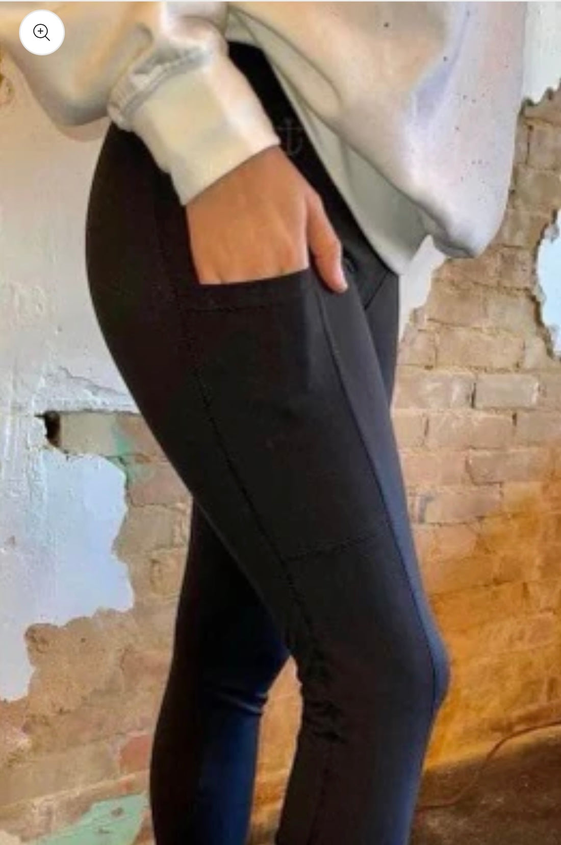 Black Anchored Pocket leggings