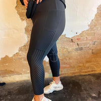 Luxe Line Legging Capris