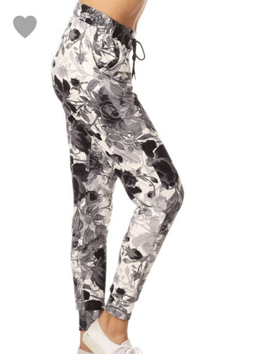 Floral black/white jogger