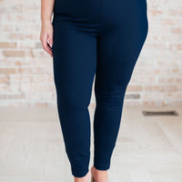 Magic Skinny Pants in Navy