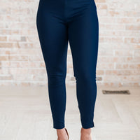 Magic Skinny Pants in Navy