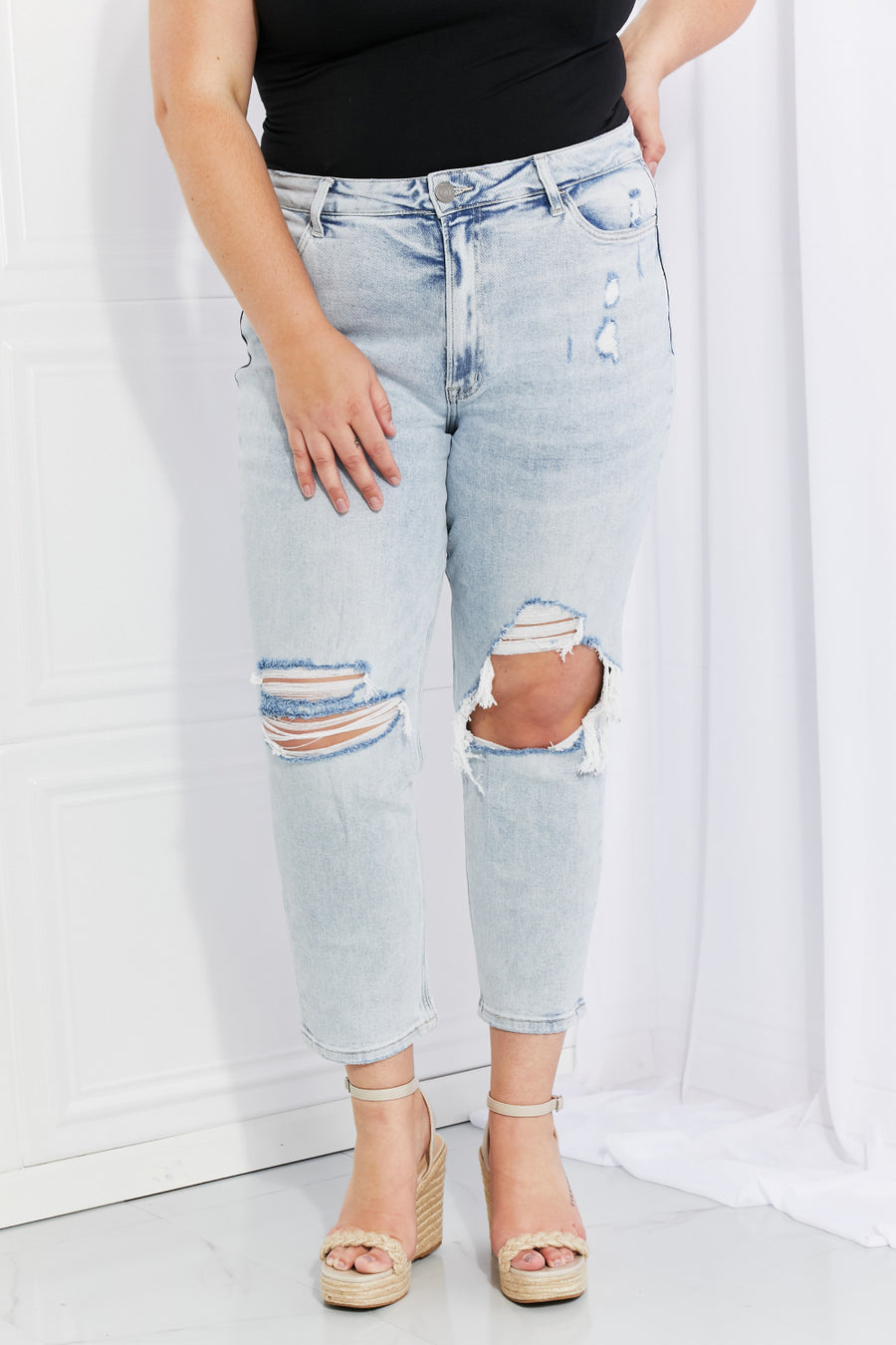 VERVET Stand Out Full Size Distressed Cropped Jeans