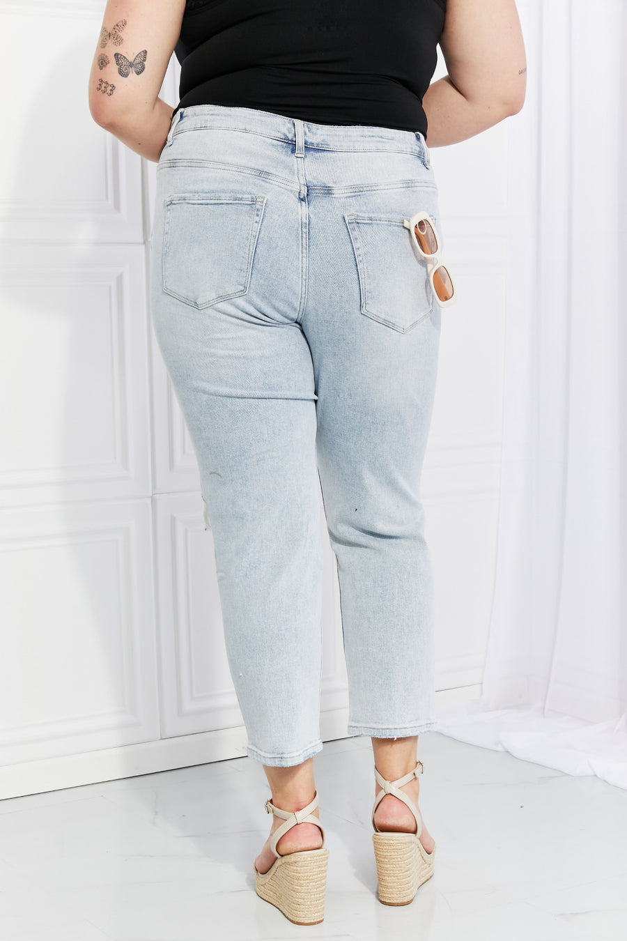 VERVET Stand Out Full Size Distressed Cropped Jeans