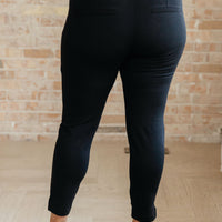 Magic Ankle Crop Skinny Pants in Black