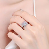 Stay Elegant 1 Carat Moissanite Ring